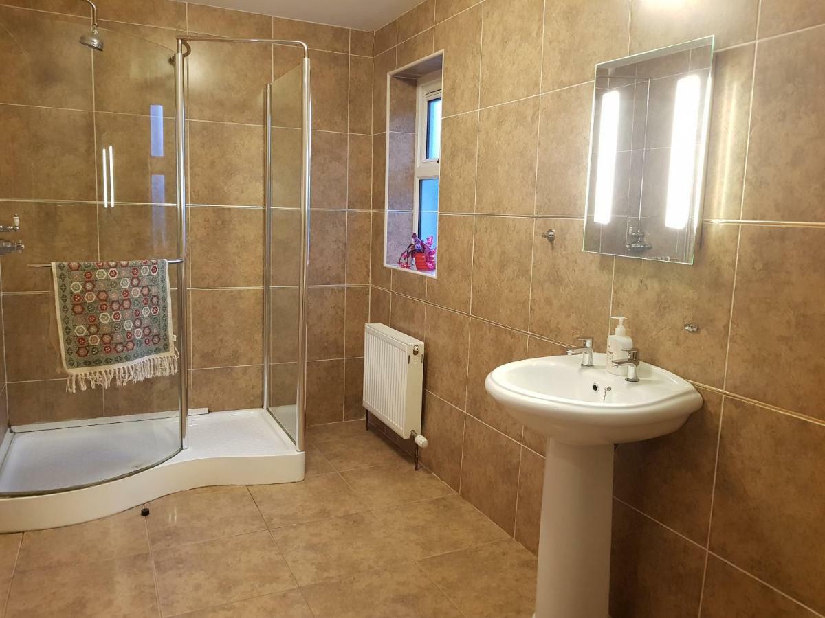 Ethan House Holiday Suites Кілларні Екстер'єр фото
